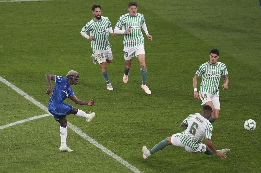 6分42秒，姆巴佩完成欧冠历史第二快帽子戏法